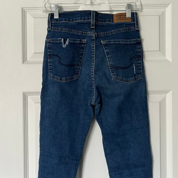 Levi's Signature Distressed High Waist Skinny Jeans - Size 28 - Picture 5 of 8